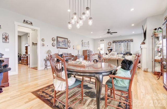 35 Cider Hill Lane, Hendersonville, NC 28792