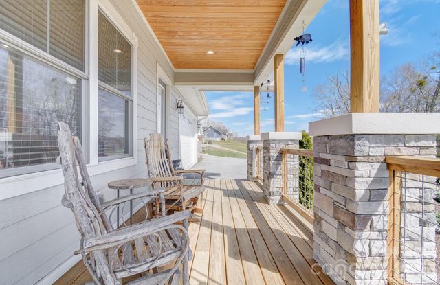 35 Cider Hill Lane, Hendersonville, NC 28792