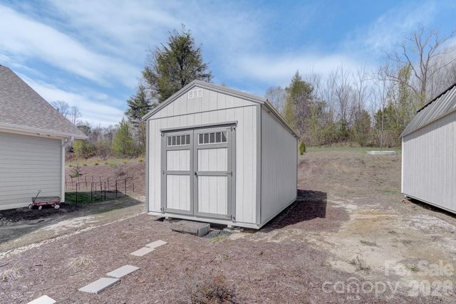 35 Cider Hill Lane, Hendersonville, NC 28792