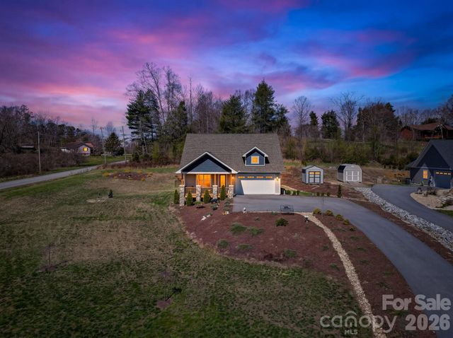 35 Cider Hill Lane, Hendersonville, NC 28792