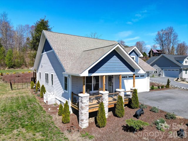 35 Cider Hill Lane, Hendersonville, NC 28792