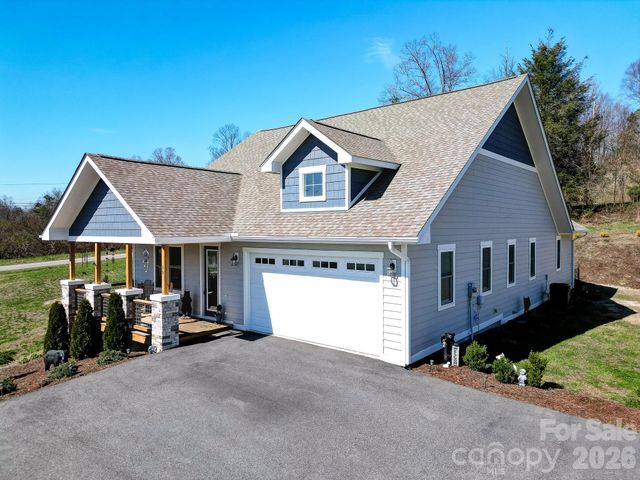 35 Cider Hill Lane, Hendersonville, NC 28792