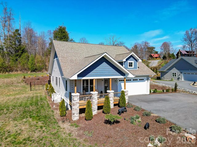 35 Cider Hill Lane, Hendersonville, NC 28792