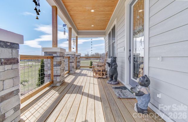 35 Cider Hill Lane, Hendersonville, NC 28792