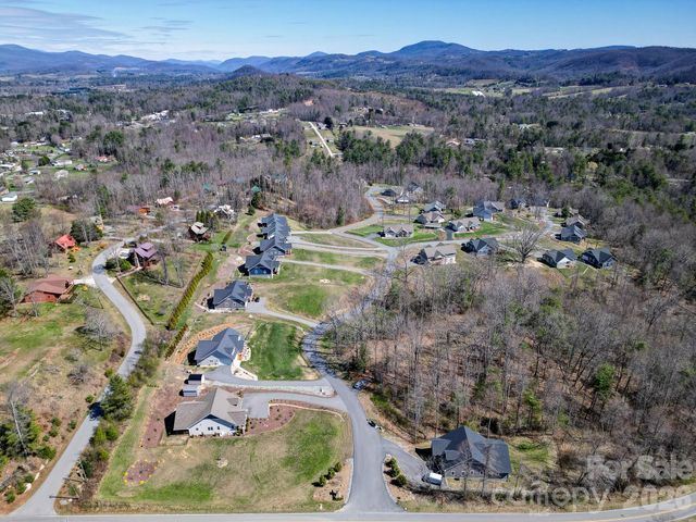 35 Cider Hill Lane, Hendersonville, NC 28792