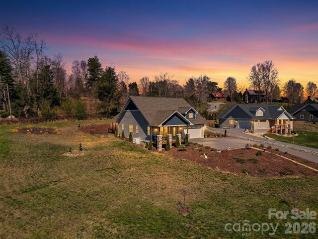 35 Cider Hill Lane, Hendersonville, NC 28792