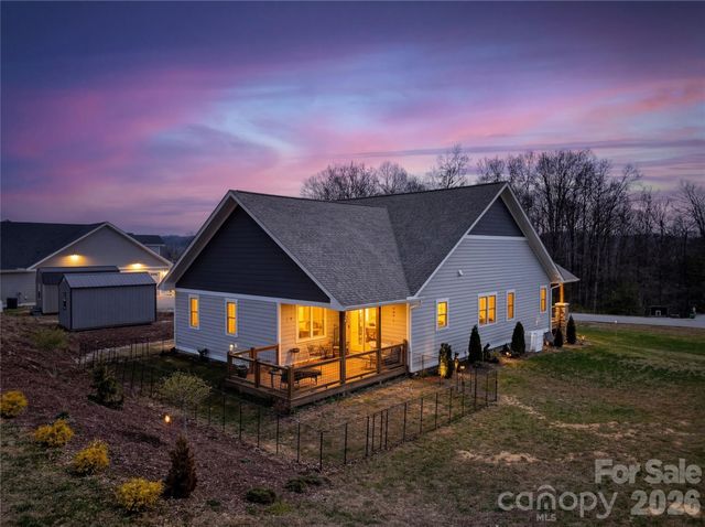 35 Cider Hill Lane, Hendersonville, NC 28792