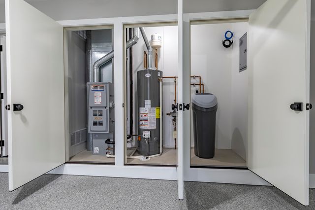 1607 Geranium Circle, Valparaiso, IN 46383