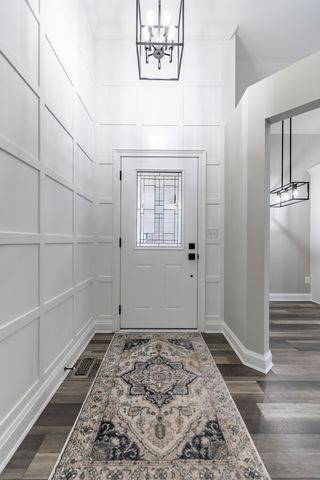 1607 Geranium Circle, Valparaiso, IN 46383