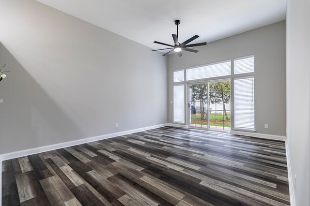 1607 Geranium Circle, Valparaiso, IN 46383