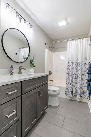 1607 Geranium Circle, Valparaiso, IN 46383