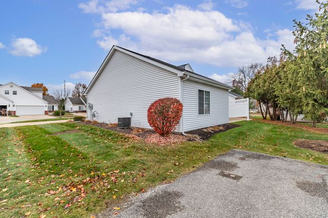 1607 Geranium Circle, Valparaiso, IN 46383