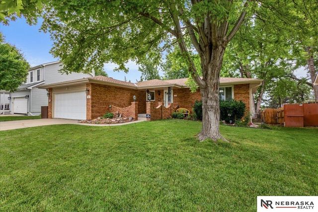 524 Sailside Drive, Lincoln, NE 68528
