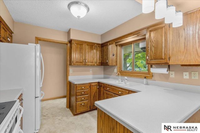 524 Sailside Drive, Lincoln, NE 68528