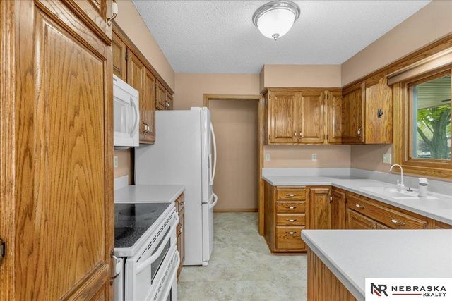 524 Sailside Drive, Lincoln, NE 68528