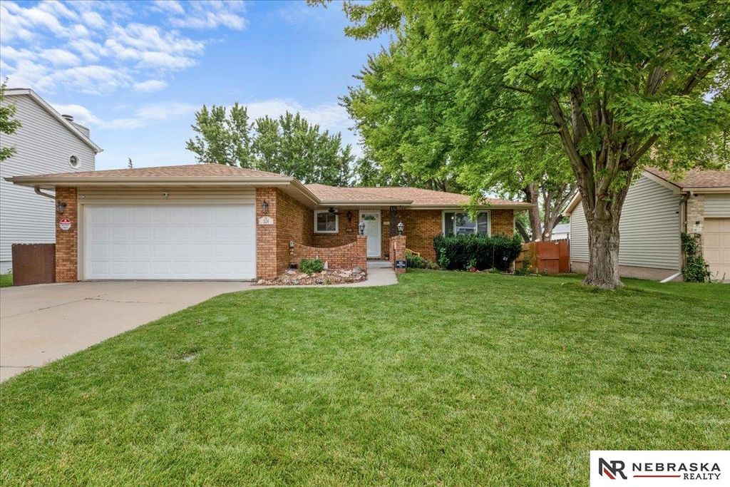 524 Sailside Drive, Lincoln, NE 68528