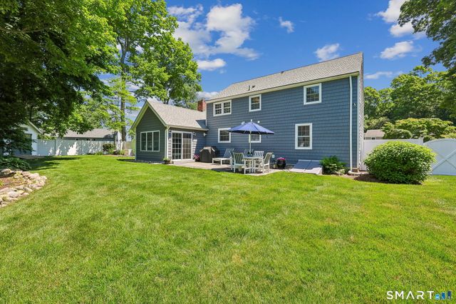 6 Fencove Court, Old Saybrook, CT 06475