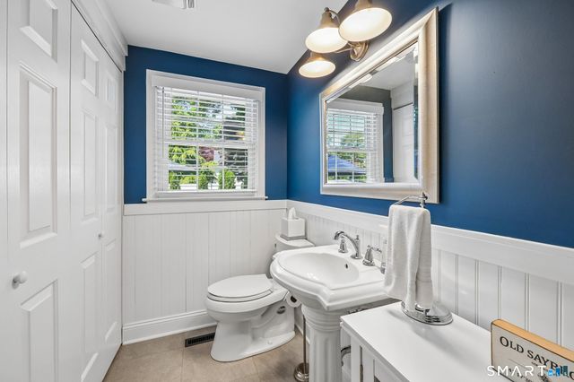 6 Fencove Court, Old Saybrook, CT 06475