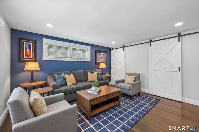 6 Fencove Court, Old Saybrook, CT 06475