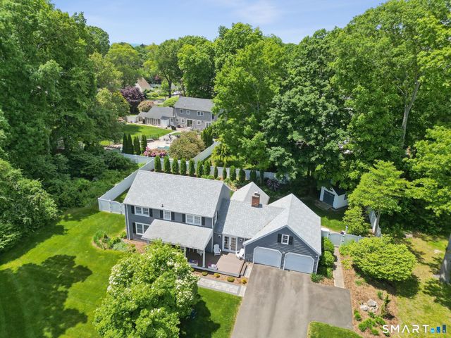 6 Fencove Court, Old Saybrook, CT 06475