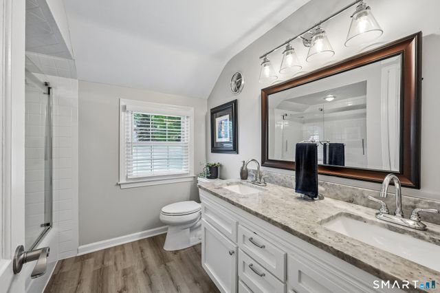 6 Fencove Court, Old Saybrook, CT 06475