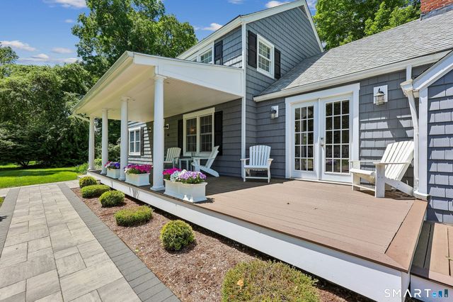 6 Fencove Court, Old Saybrook, CT 06475