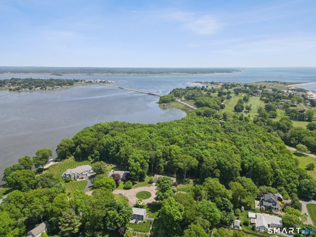 6 Fencove Court, Old Saybrook, CT 06475