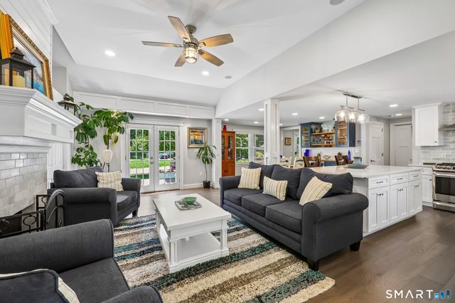 6 Fencove Court, Old Saybrook, CT 06475