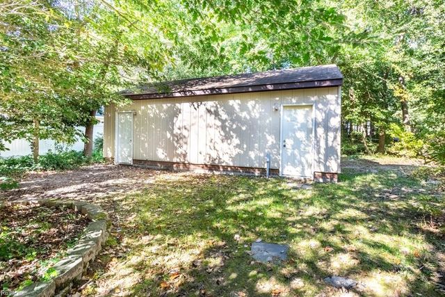 110 Hailsham PL, Yorktown, VA 23692