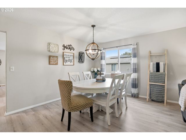 1331 Ne 85TH Ct, Hillsboro, OR 97006