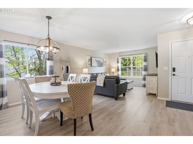 1331 Ne 85TH Ct, Hillsboro, OR 97006