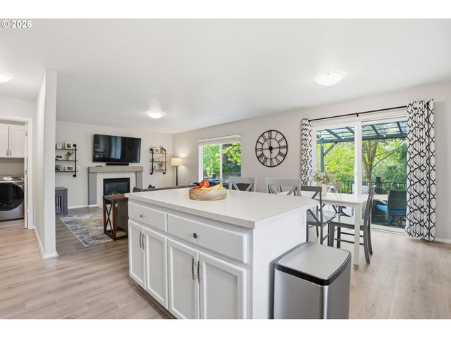 1331 Ne 85TH Ct, Hillsboro, OR 97006