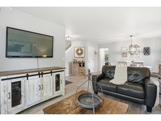 1331 Ne 85TH Ct, Hillsboro, OR 97006