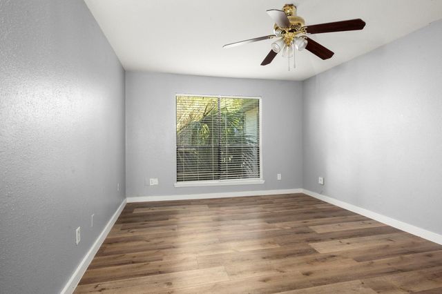9009 Richmond Avenue 111, Houston, TX 77063
