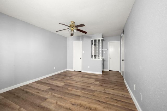 9009 Richmond Avenue 111, Houston, TX 77063