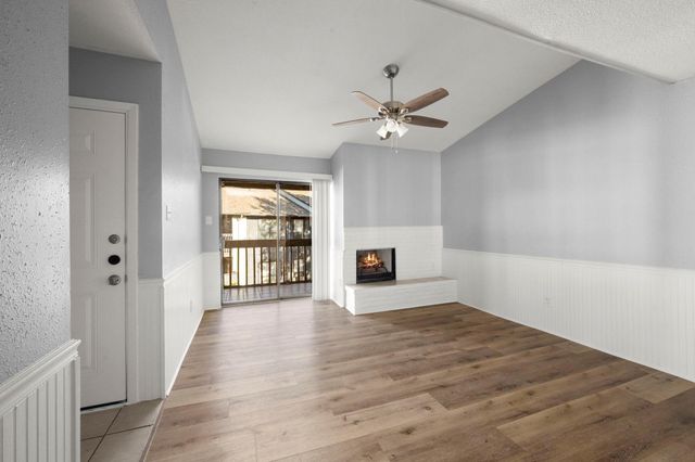 9009 Richmond Avenue 111, Houston, TX 77063