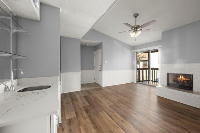 9009 Richmond Avenue 111, Houston, TX 77063