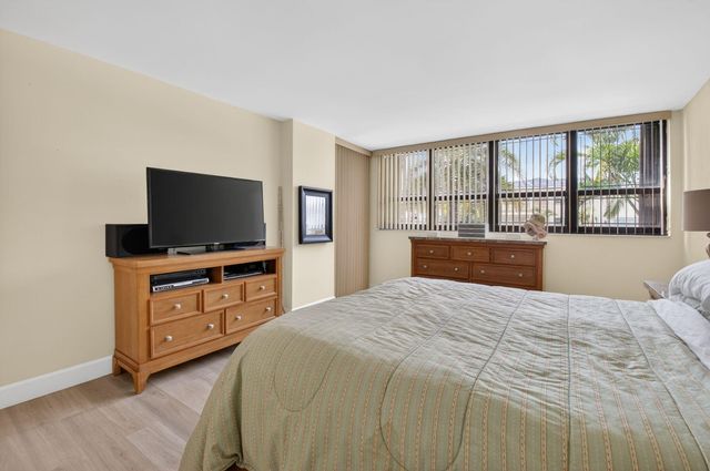 800 Jeffery Street 111, Boca Raton, FL 33487