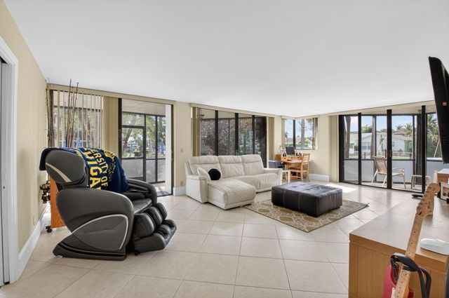 800 Jeffery Street 111, Boca Raton, FL 33487