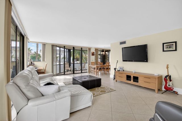 800 Jeffery Street 111, Boca Raton, FL 33487