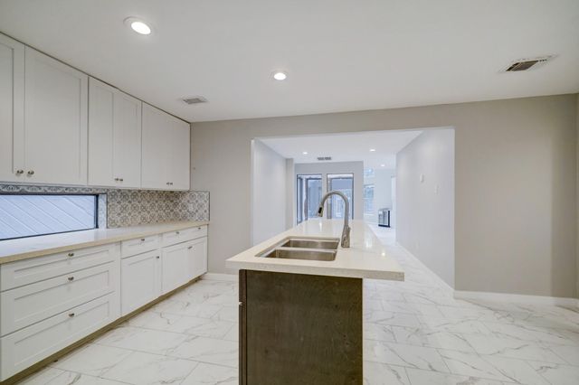 20019 Legend Oak Drive, Humble, TX 77346