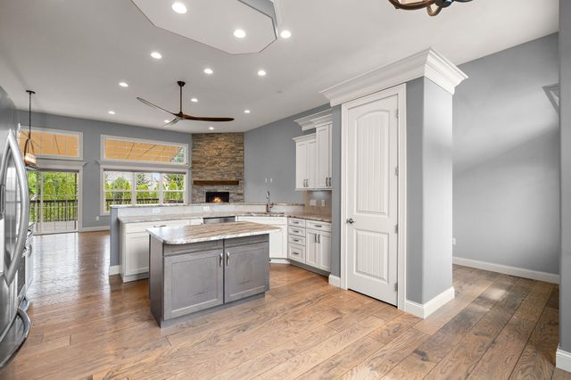 1350 Treviso Bay Drive, Valparaiso, IN 46385