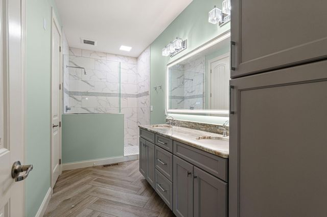 1350 Treviso Bay Drive, Valparaiso, IN 46385