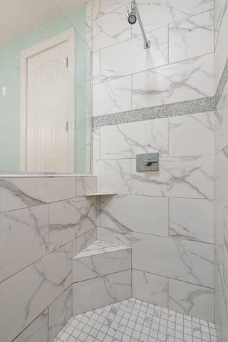 1350 Treviso Bay Drive, Valparaiso, IN 46385