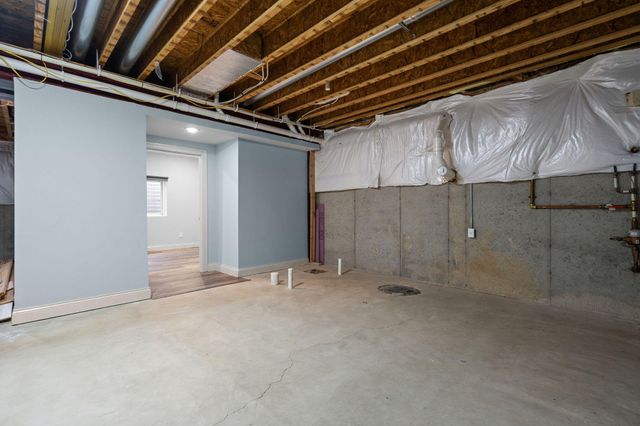 1350 Treviso Bay Drive, Valparaiso, IN 46385