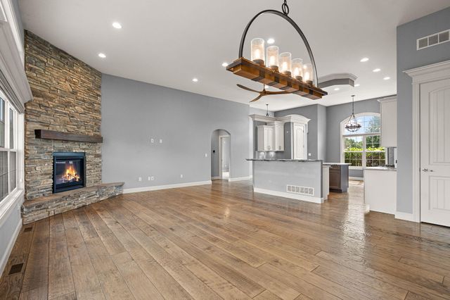 1350 Treviso Bay Drive, Valparaiso, IN 46385