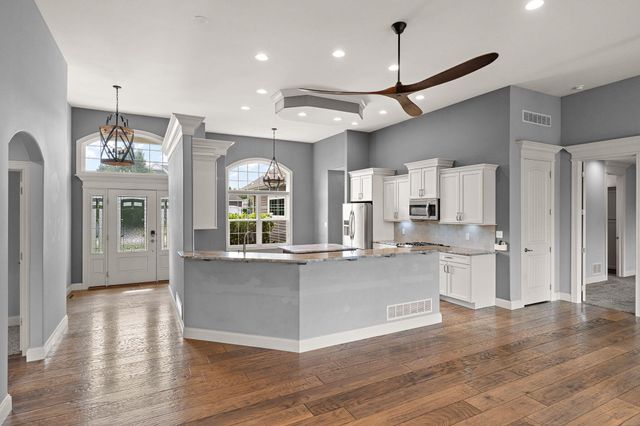 1350 Treviso Bay Drive, Valparaiso, IN 46385