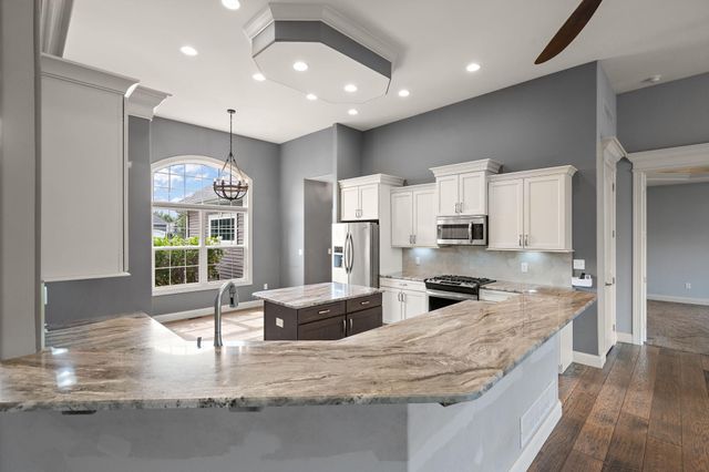 1350 Treviso Bay Drive, Valparaiso, IN 46385