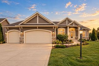 1350 Treviso Bay Drive, Valparaiso, IN 46385