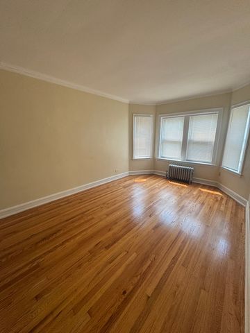 6214 N MOZART Street 2E, Chicago, IL 60659